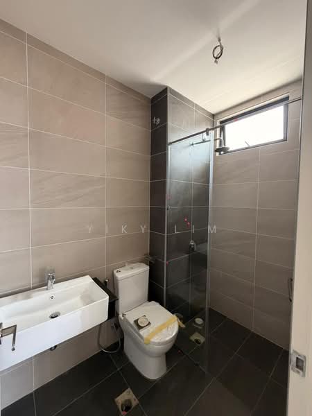 Semi-Detached House for Sale in Skudai (Johor) - Yiky Lim - Bathroom - PropertyGuru.com.my