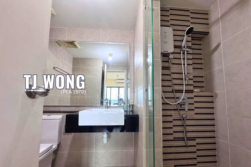 Kondominium untuk Dijual di The Peak SOHO - TJ Wong - Bedroom 1 Bathroom - PropertyGuru.com.my