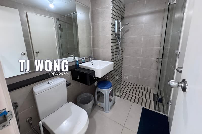 Kondominium untuk Dijual di The Peak SOHO - TJ Wong - Bedroom 2 Bathroom - PropertyGuru.com.my