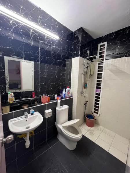 2-storey Terraced House for Sale in Kangkar Pulai (Skudai) - Finn Aw - Bathroom - PropertyGuru.com.my