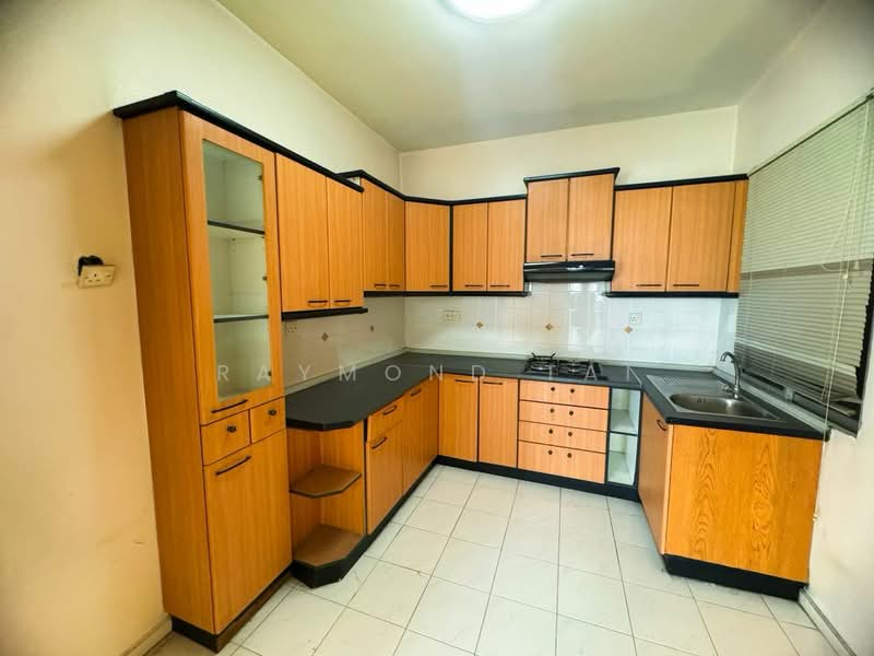 Condominium for Sale at Villa Emas - Raymond Tai - Kitchen - PropertyGuru.com.my