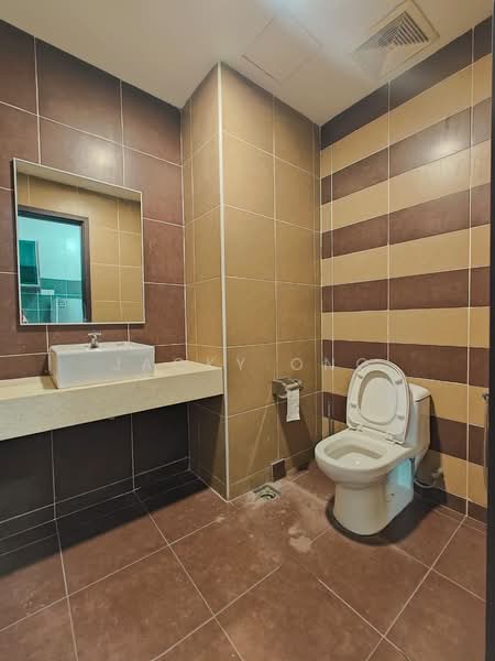 Service Residence for Rent at D'Inspire Residence (Inspira Bestari) - Jacky Ong - Bathroom - PropertyGuru.com.my