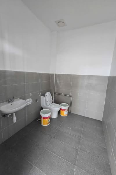 Kilang untuk Disewa di Eco Business Park 1 (Johor Bahru) - Eve Neo - Bathroom - PropertyGuru.com.my