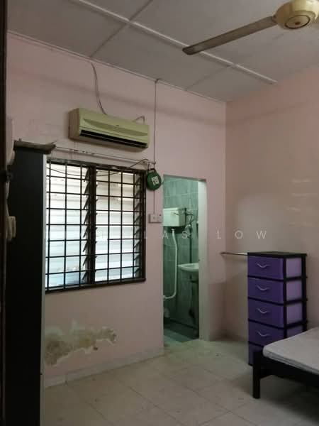 1-storey Terraced House for Rent in Taman Puteri Wangsa (Ulu Tiram) - Nicholas Low - Interior - PropertyGuru.com.my
