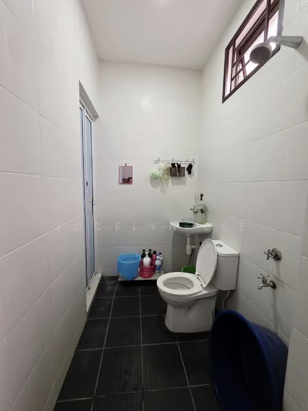 2-storey Terraced House for Sale in Taman Mutiara Gading (Batu Pahat) - Jocelyn Lee - Bathroom - PropertyGuru.com.my
