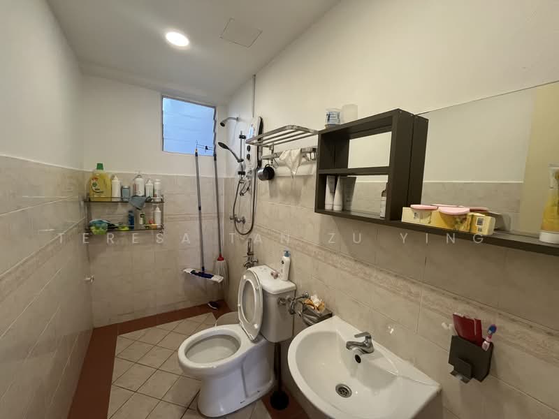 Pangsapuri untuk Dijual di Pelangi Heights - Teresa Tan Zu Ying - BathRoom - PropertyGuru.com.my