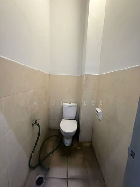 Kilang untuk Disewa di Ulu Tiram (Johor) - Angel Lee - Bathroom - PropertyGuru.com.my
