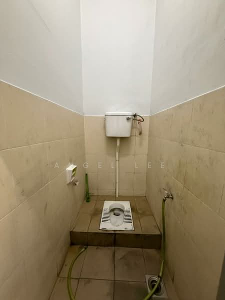 Kilang untuk Disewa di Ulu Tiram (Johor) - Angel Lee - Bathroom - PropertyGuru.com.my