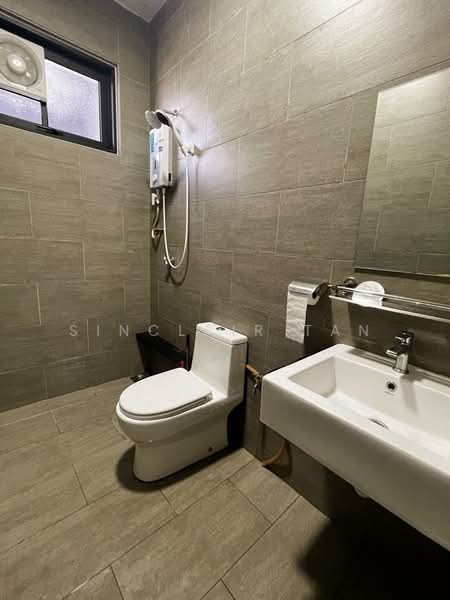 Ong Kim Wee Residence untuk Untuk Disewa - RM 1,800 /bulan, Mac 2026 - Bathroom - PropertyGuru.com.my