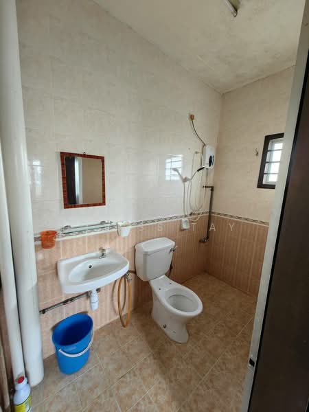 Service Residence for Sale at Bistari Impian Apartment - Alviss Tay - Bathroom - PropertyGuru.com.my