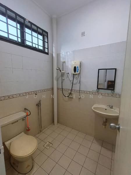 Taman Desa Tebrau untuk Untuk Disewa - RM 2,300 /bulan, Apr 2026 - Bathroom - PropertyGuru.com.my