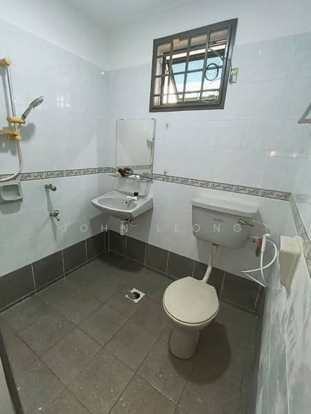 Taman Desa Tebrau untuk Untuk Disewa - RM 2,300 /bulan, Apr 2026 - Bathroom - PropertyGuru.com.my