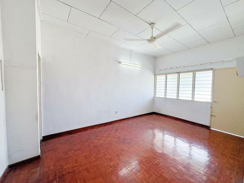 2-storey Terraced House for Sale in Taman Pelangi (Johor Bahru) - Daphne Lee - Interior - PropertyGuru.com.my