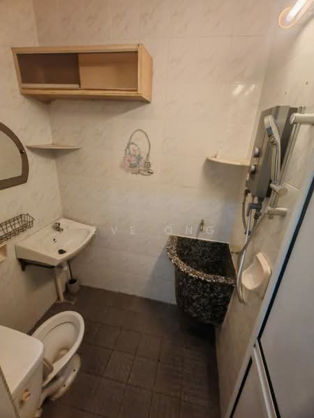 Apartment for Rent at Taman Pekaka Block 33 - Eve Ong - Bathroom - PropertyGuru.com.my