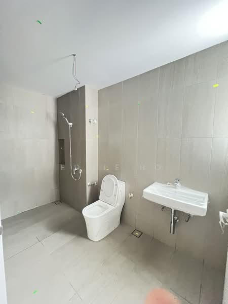 Terraced House for Sale in Taman Bukit Serdang (Seri Kembangan) - Eddie Ho - Bathroom - PropertyGuru.com.my