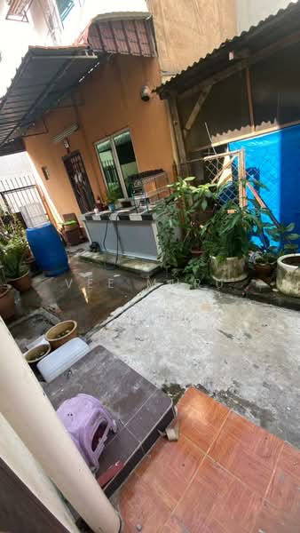 2-storey Terraced House for Rent in Taman Perindustrian Puchong Utama (Puchong) - Vee Muru - Exterior - PropertyGuru.com.my