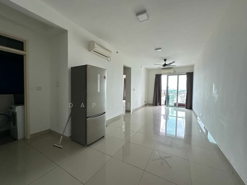 Austin Suites (Permata Austin) untuk Untuk Dijual - RM 308,000, Mac 2026 - Living Room - PropertyGuru.com.my