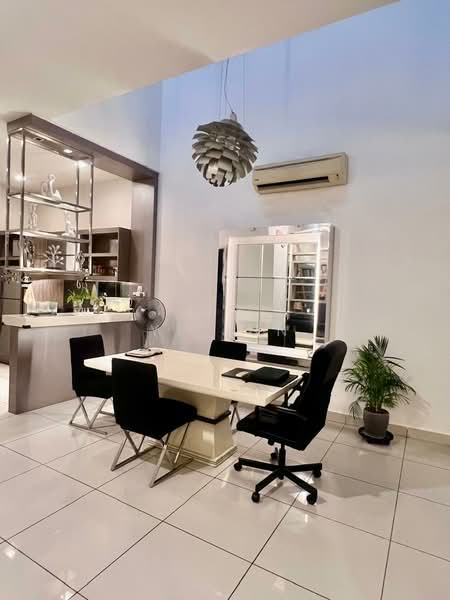 Terraced House for Rent in 16 Sierra (Puchong) - Yi Jun - Dining Room - PropertyGuru.com.my