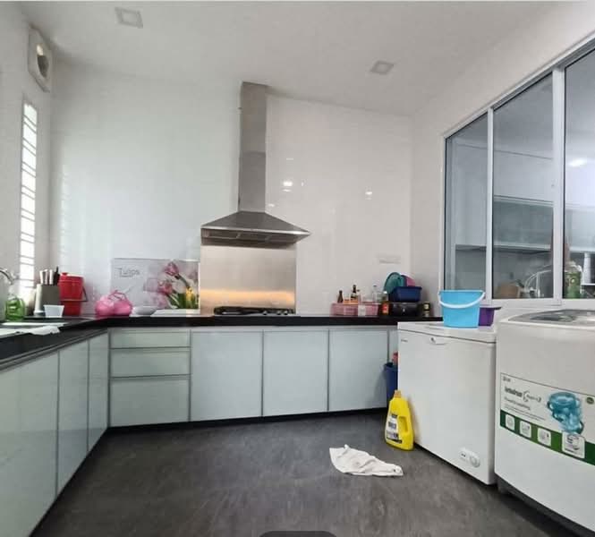 2-storey Terraced House for Rent in Taman Pelangi Indah (Ulu Tiram) - Eric Tee - Kitchen - PropertyGuru.com.my