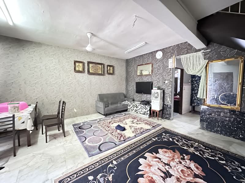 2-storey Terraced House for Sale in Bukit Sentosa (Rawang) - David Lim - Living Room - PropertyGuru.com.my