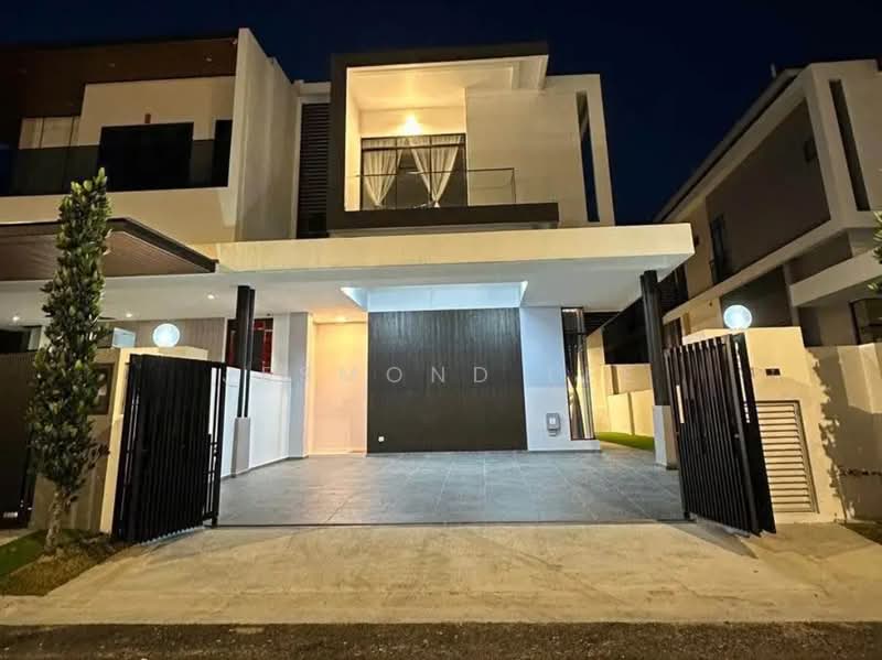 Cluster House for Rent in Austin Crest (Johor Bahru) - Jesmond Lee - Exterior - PropertyGuru.com.my
