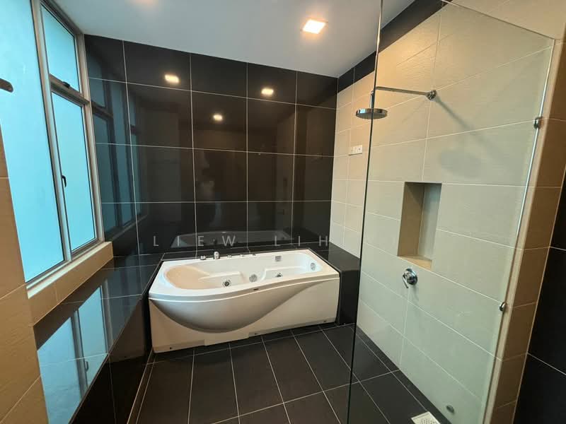Semi-Detached House for Rent in Taman Nusa Bestari (Iskandar Puteri (Nusajaya)) - Liew Lih Yi - Bathroom - PropertyGuru.com.my