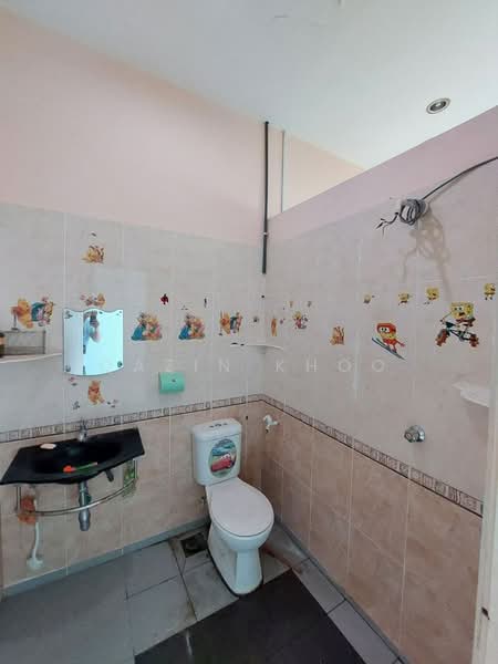 Semi-Detached House for Sale in Kelebang (Ipoh) - Qazin Khoo - Bathroom - PropertyGuru.com.my
