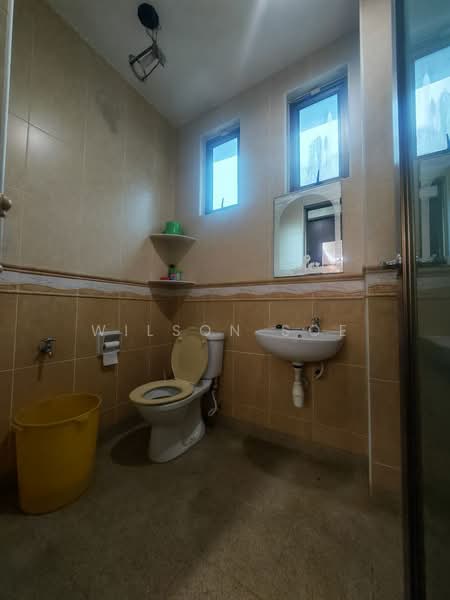 Semi-Detached House for Sale in Taman Sutera Utama (Skudai) - Wilson Soe - Bathroom - PropertyGuru.com.my