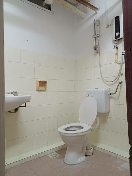 Taman Tanjung untuk Untuk Disewa - RM 1,000 /bulan, Mac 2026 - Bathroom - PropertyGuru.com.my