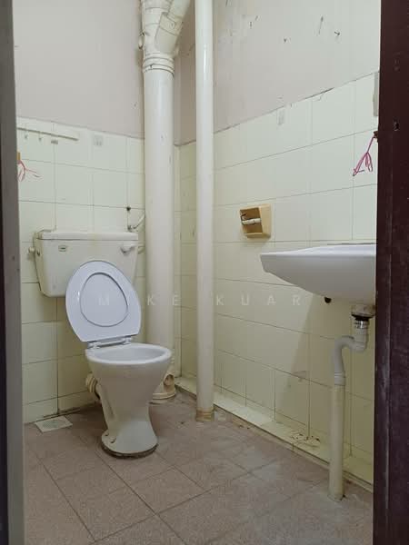 Taman Tanjung untuk Untuk Disewa - RM 1,000 /bulan, Mac 2026 - Bathroom - PropertyGuru.com.my