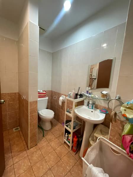 3-storey Terraced House for Sale in Taman Tasik Indah Mewah (Batu) - Wilson Wong - Bathroom - PropertyGuru.com.my
