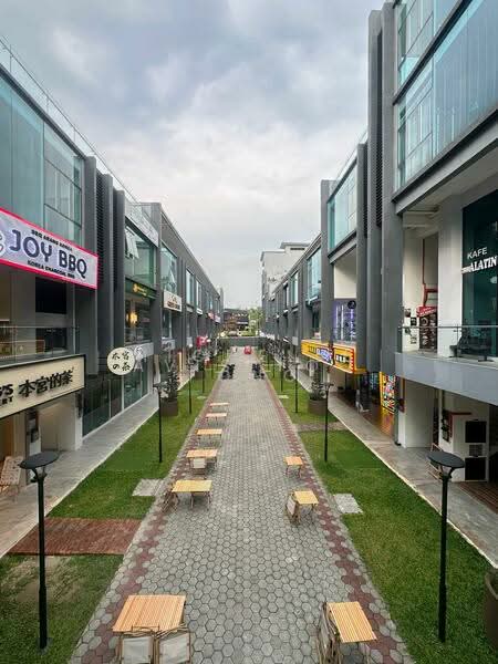 Shop / Office for Sale in Bandar Baru Permas Jaya (Permas Jaya) - Michelle Fong - Exterior - PropertyGuru.com.my