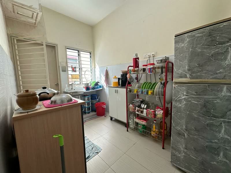 2-storey Terraced House for Sale in Taman Garing (Rawang) - Steven Lee - Kitchen - PropertyGuru.com.my