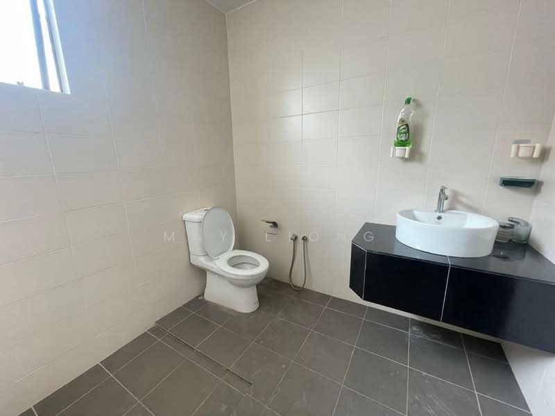 3-storey Terraced House for Rent in Batu Caves (Selangor) - May Liong - Bathroom - PropertyGuru.com.my