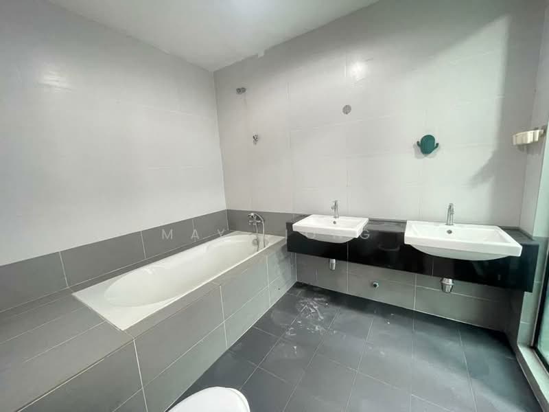 3-storey Terraced House for Rent in Batu Caves (Selangor) - May Liong - Bathroom - PropertyGuru.com.my