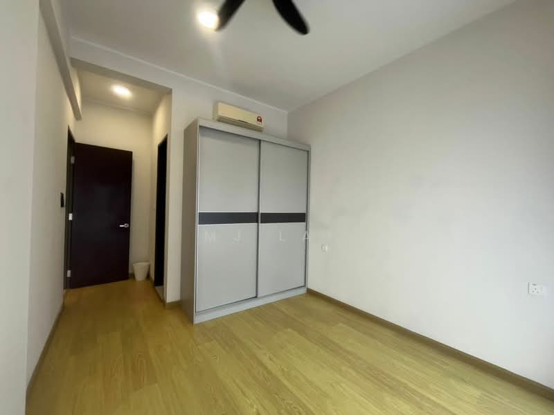 Condominium for Sale at Amberside @ Country Garden Danga Bay - MJ Lai - Bedroom - PropertyGuru.com.my