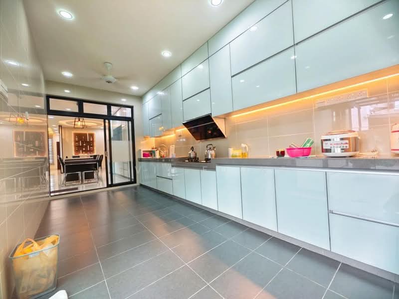[10KM to KLIA !!!] 26x70 Corner Double Storey| Free Furnish untuk Untuk Dijual - RM 368,000, Mac 2026 - Kitchen - PropertyGuru.com.my