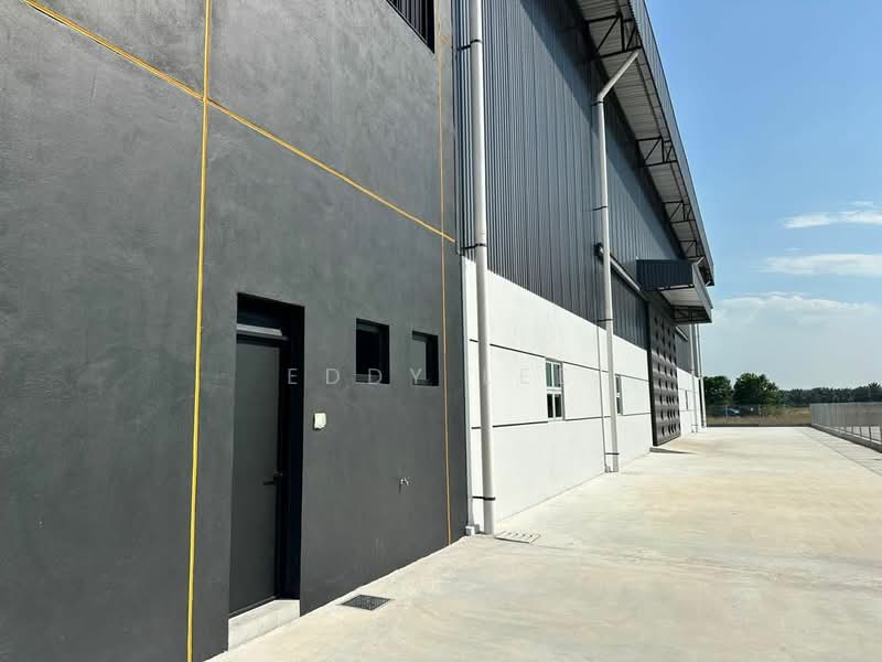 Semi-D Factory for Rent in KWS Perindustrian Tmn Tasik Jaya (Ampangan) - Eddy Lee - Exterior - PropertyGuru.com.my