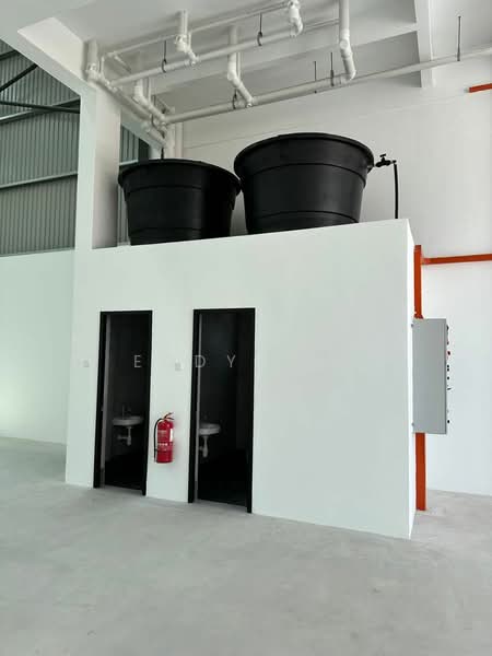 Semi-D Factory for Rent in KWS Perindustrian Tmn Tasik Jaya (Ampangan) - Eddy Lee - Bathroom - PropertyGuru.com.my