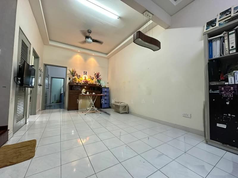 2-storey Terraced House for Sale in Bandar Seri Alam (Masai) - Mark Lai - Living Room - PropertyGuru.com.my