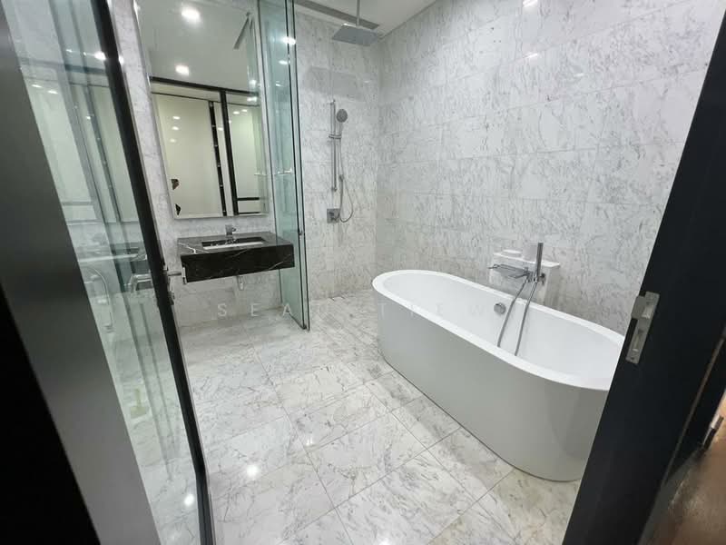 Service Residence for Sale at Banyan Tree Signatures - Sean Tiew - Bathroom - PropertyGuru.com.my