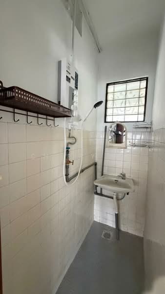 2-storey Terraced House for Rent in Ampang Jaya (Ampang) - Cherry Fu - Bathroom - PropertyGuru.com.my