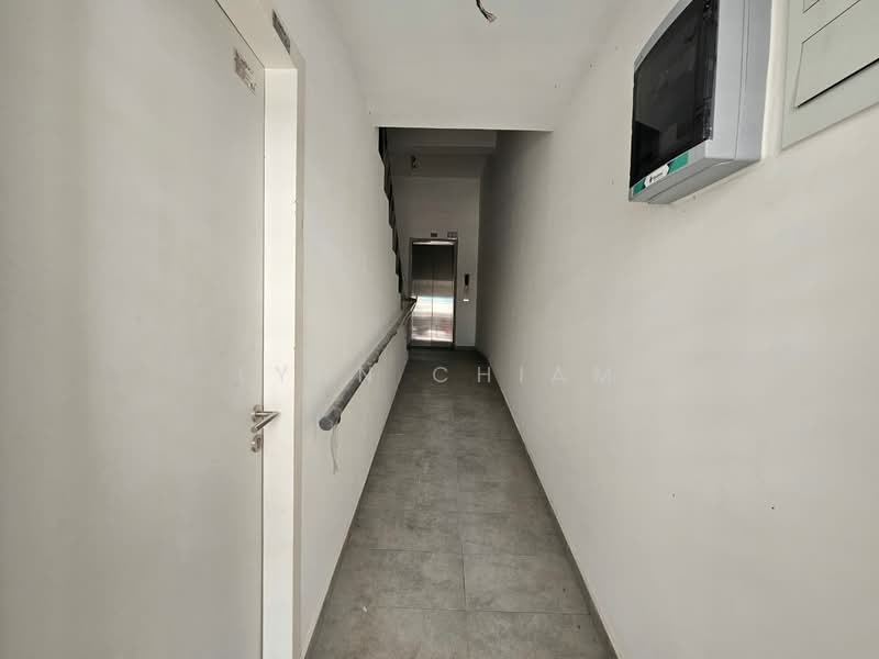 Shop / Office for Rent in Taman Pelangi (Johor Bahru) - Lynn Chiam - Corridor - PropertyGuru.com.my