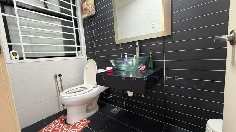 Semi-Detached House for Sale in Seksyen U9 (Shah Alam) - Zainul Rashid - Bathroom - PropertyGuru.com.my