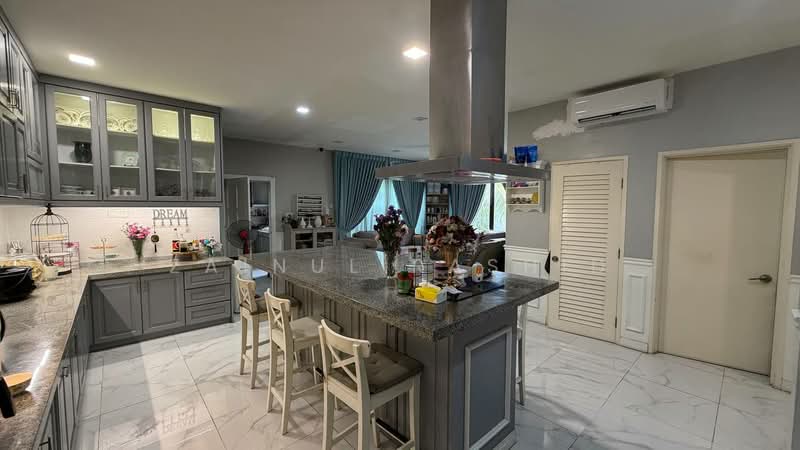 Semi-Detached House for Sale in Seksyen U9 (Shah Alam) - Zainul Rashid - Kitchen - PropertyGuru.com.my
