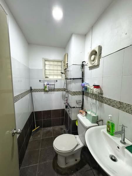 2-storey Terraced House for Sale in Usj 11 (Subang Jaya) - Intan Sophia - Bathroom - PropertyGuru.com.my