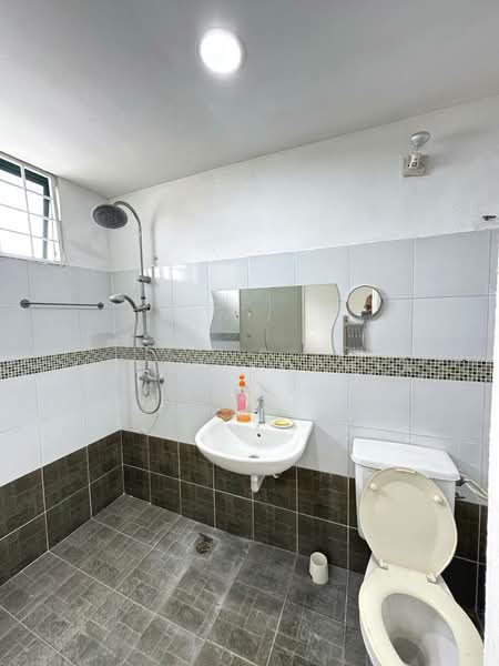 2-storey Terraced House for Sale in Usj 11 (Subang Jaya) - Intan Sophia - Bathroom - PropertyGuru.com.my