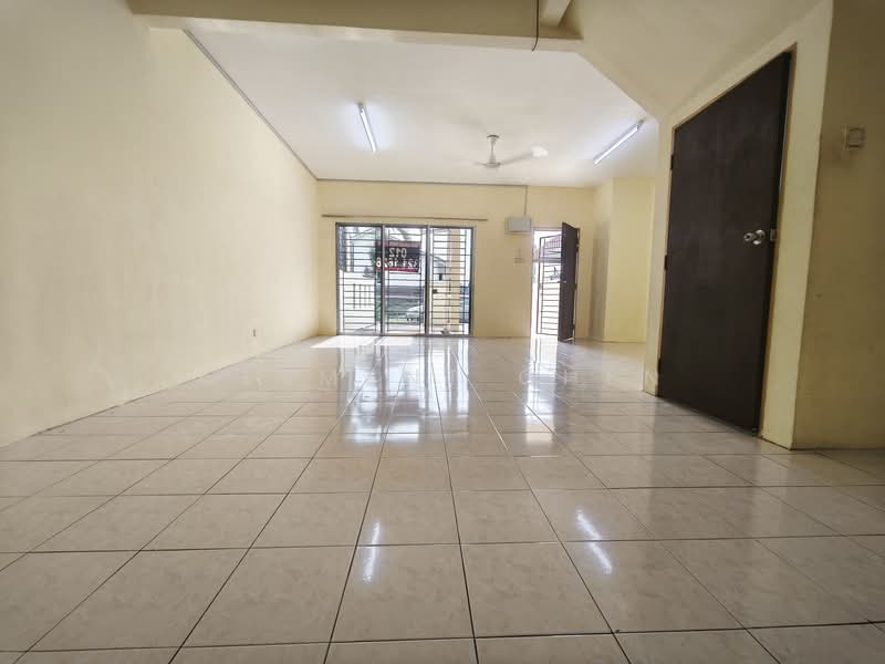 2-storey Terraced House for Rent in Taman Setia Balakong (Balakong) - Clement Chen - Living Room - PropertyGuru.com.my