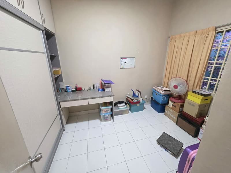 2-storey Terraced House for Sale in Sungai Buloh (Selangor) - Evelyn Khoo - Room - PropertyGuru.com.my