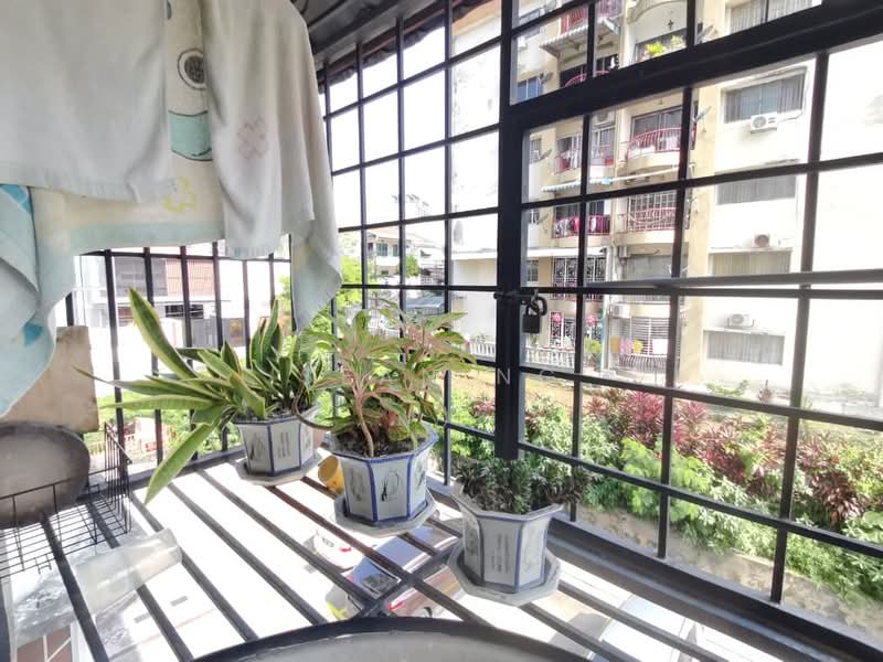Meadow Park 3 untuk Untuk Dijual - RM 330,000, Apr 2026 - Balcony - PropertyGuru.com.my